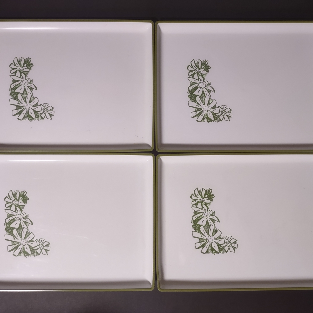 4 Vintage West Bend White and Green Daisy Melamine Serving Trays Made in USA